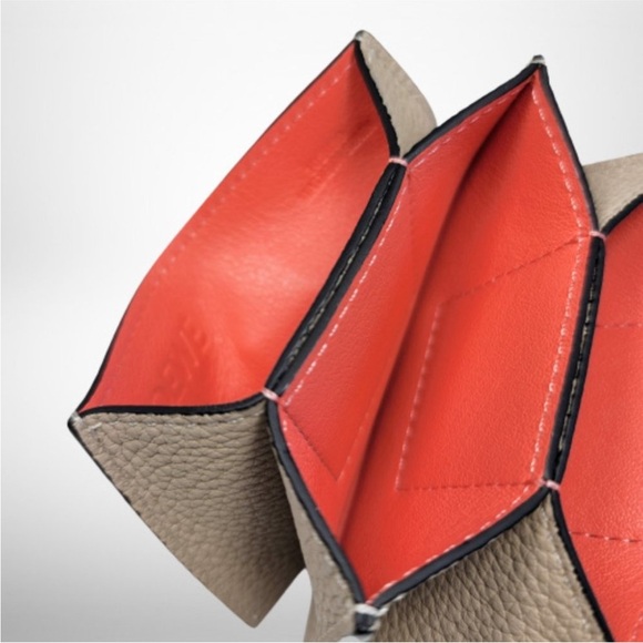 Auth Loewe Soft Grain Accordion Calfskin Wallet/Cardholder - Picture 7 of 11